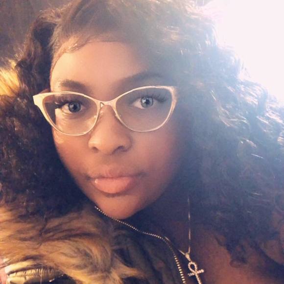 Meet your Posher, Tati - Picture 1 of 1